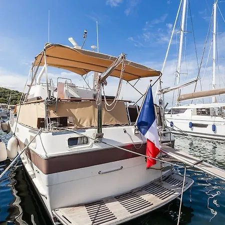 Les Yachts De Vecchio - Le Philae 船上ホテル
